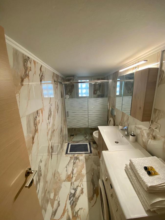 Luxury Suite 10' From The Center Афіни Екстер'єр фото
